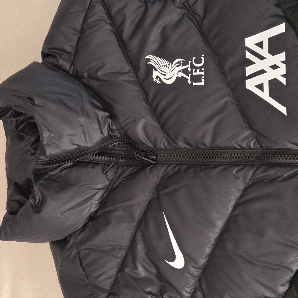 Immaculate Nike Liverpool FC Black Puffer Vest with White Accents, Size M - Picture 2 of 5